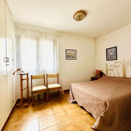 Global Immo 3278 Platja Apartment Росес Екстериор снимка